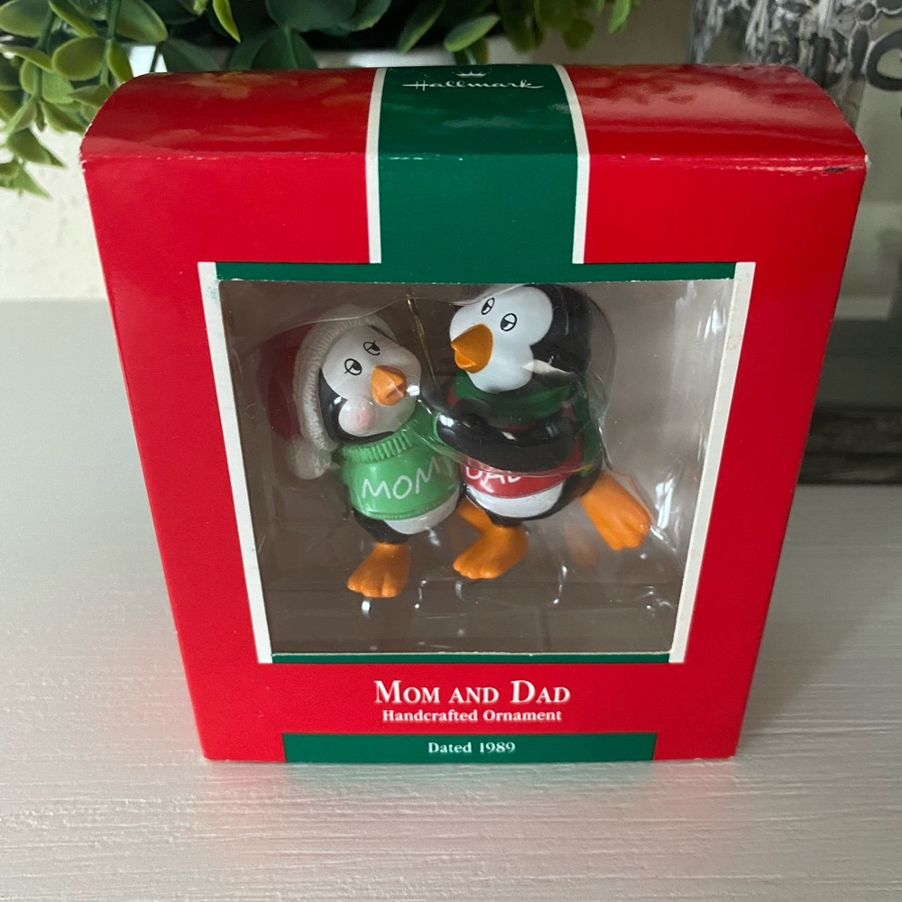 Hallmark Keepsake Mom & Dad Skating Penguins 1989 Christmas Ornament